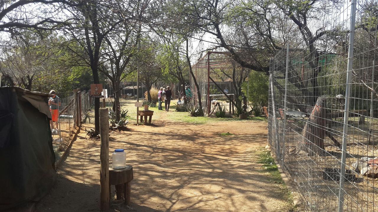 The Farm Inn Pretoria-Noord Buitenkant foto