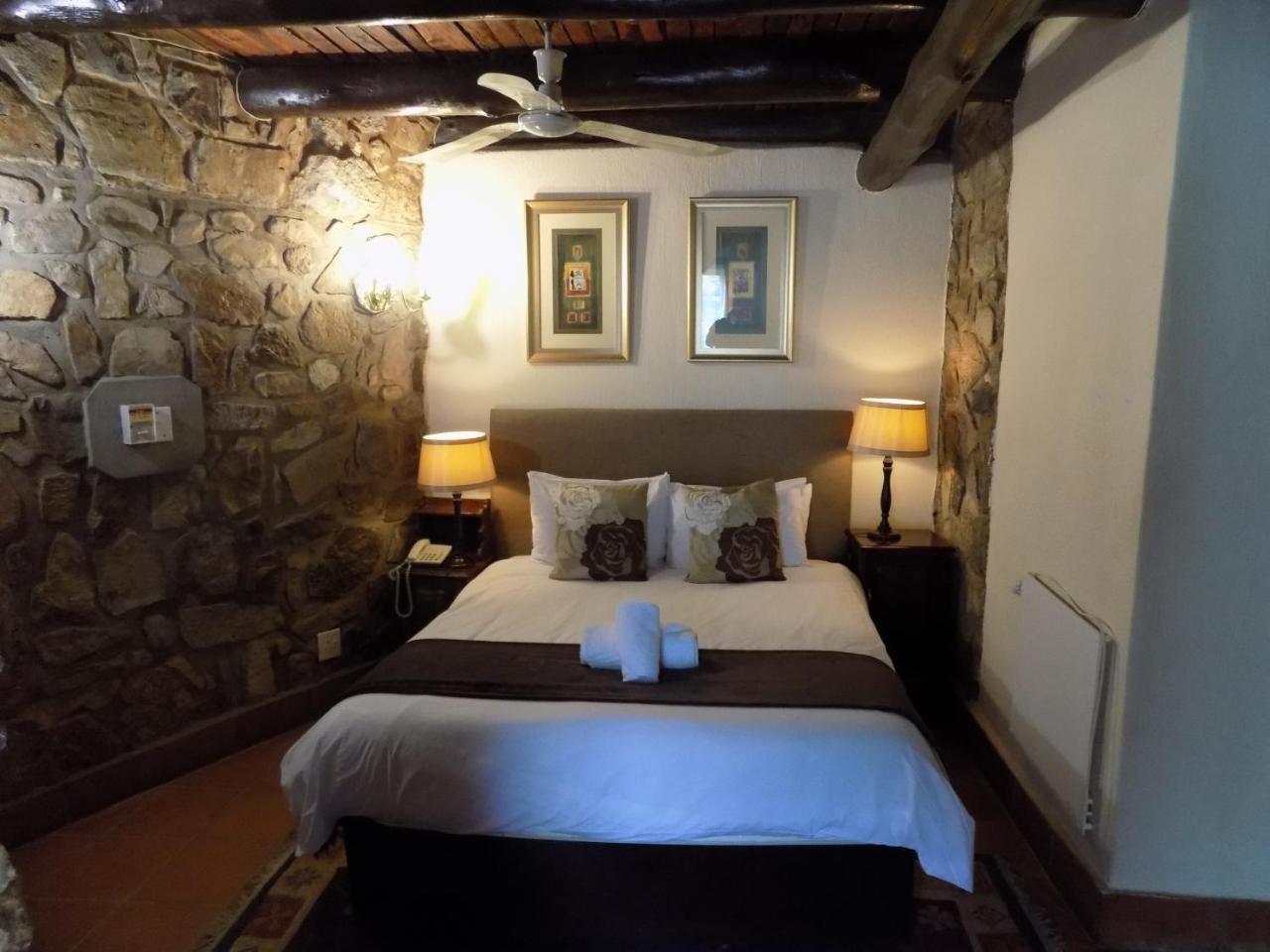 The Farm Inn Pretoria-Noord Buitenkant foto